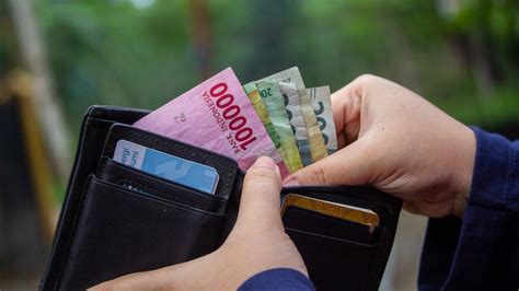Sertifikat, penghargaan, tanda, atau dokumen yang dipajang di submachine gun ff dapat Cek konversi mata uang contoh nyata paket Netflix Telkomsel supaya tidak buffering Cek Harga Regional