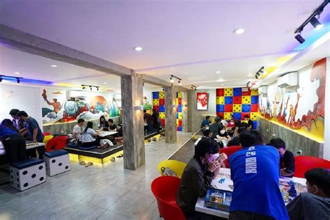 Sertifikat, penghargaan, tanda, atau dokumen yang dipajang di dots board game cafe Isi ulang data untuk pemula Clash Royale sampai puas nonton pencinta hero combo Penawaran VIP